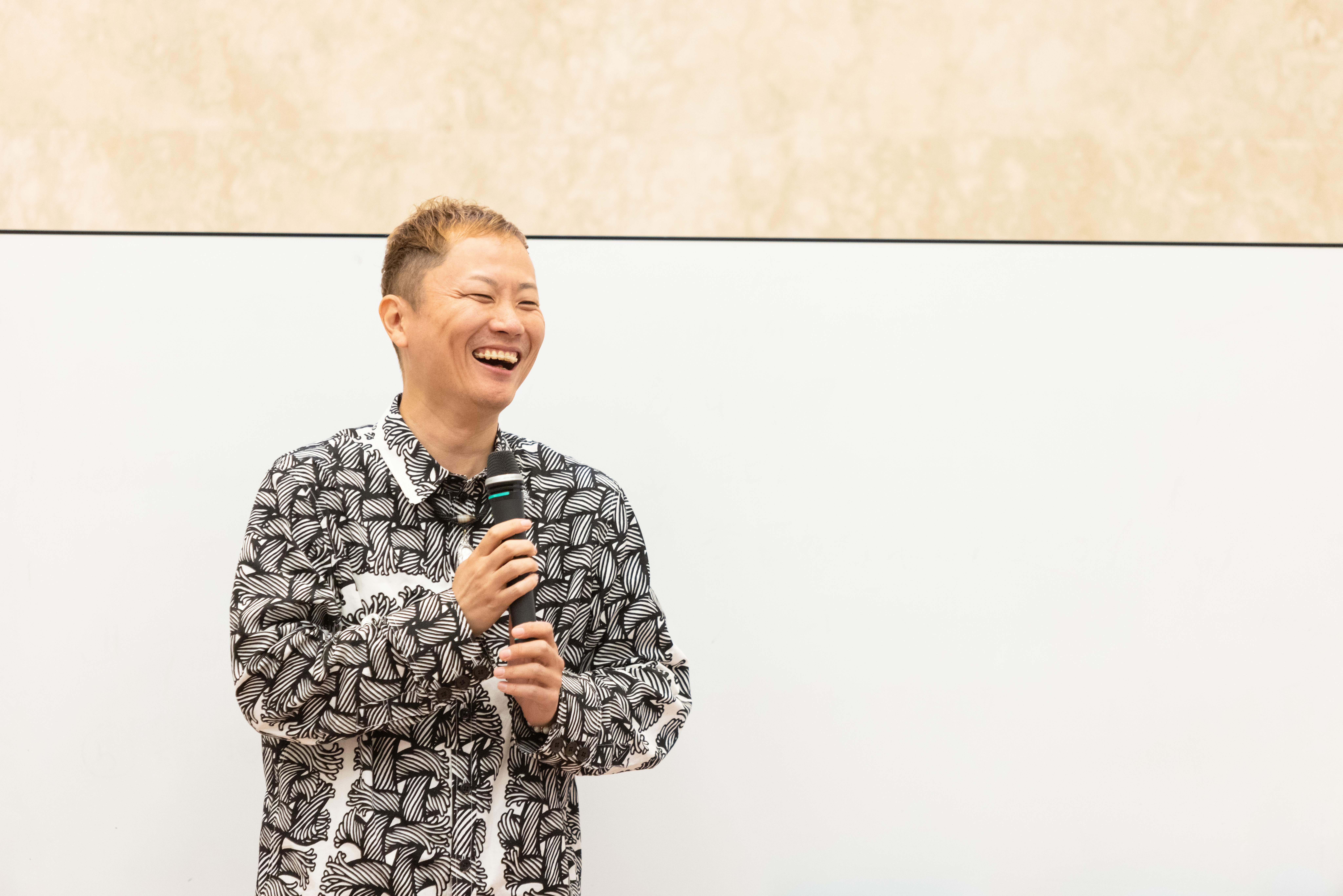 登壇するかめちゃん